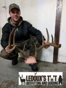 whitetail-hunt-antlers